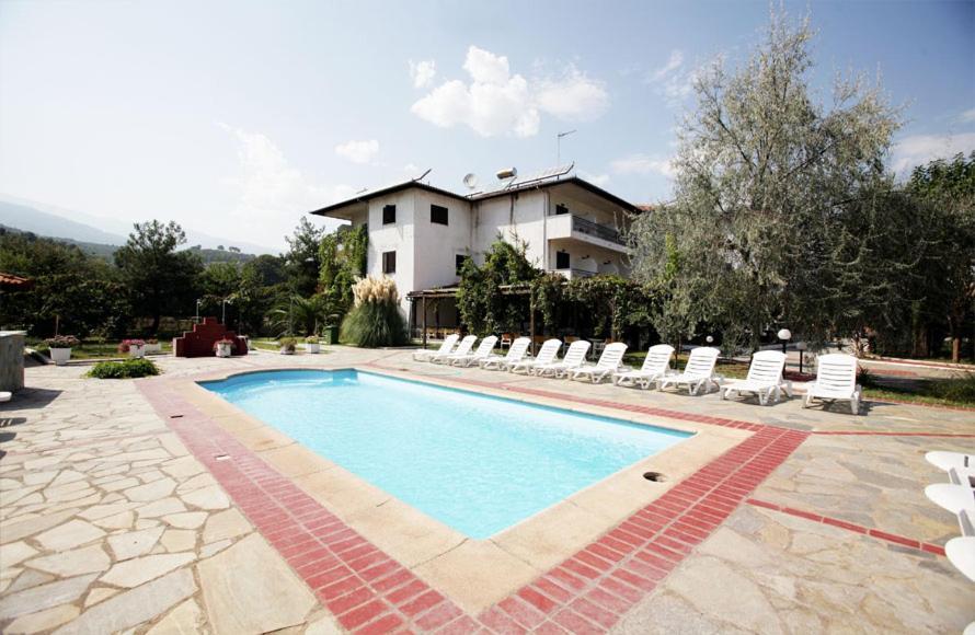 Athina Hotel Neos Panteleimonas Dış mekan fotoğraf